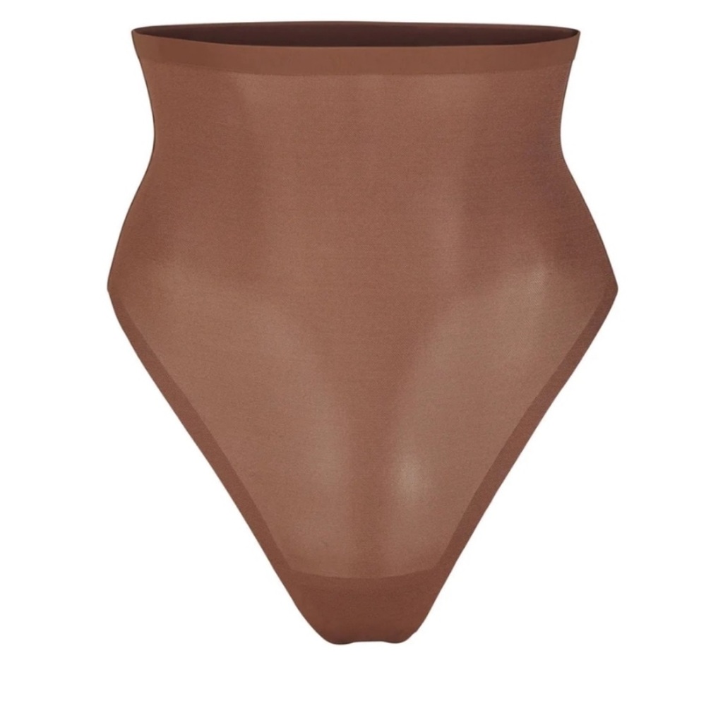 Skims sheer sculpt thong